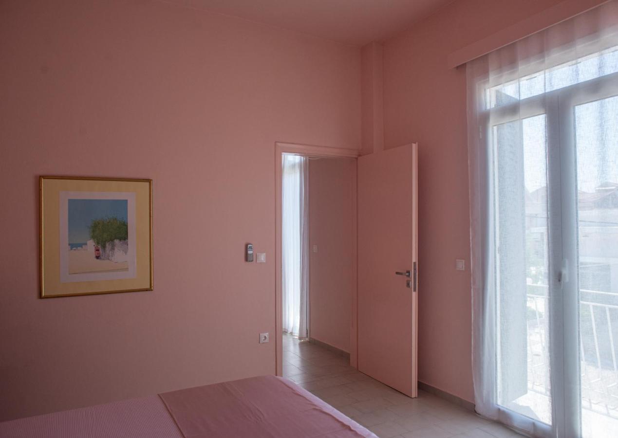Ann'S Apartment II Lixouri Esterno foto